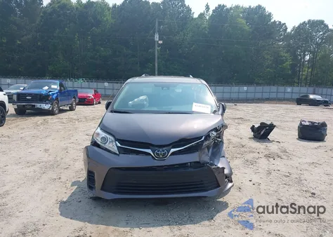 2020 Toyota Sienna Le from USA, damaged, VIN 5TDKZ3DC3LS070453